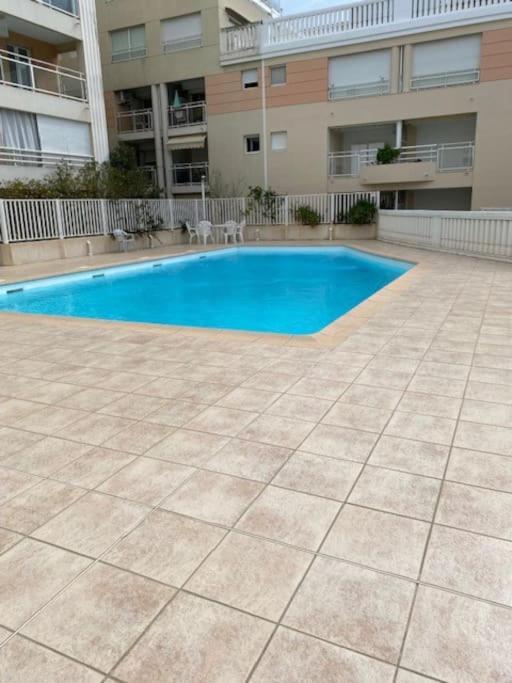 F2 Climatise A Golfe -Juan En Front De Mer Et Piscine Vallauris Zewnętrze zdjęcie