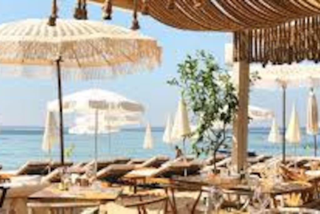 F2 Climatise A Golfe -Juan En Front De Mer Et Piscine Vallauris Zewnętrze zdjęcie