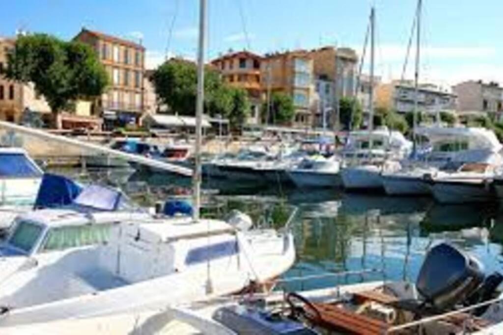 F2 Climatise A Golfe -Juan En Front De Mer Et Piscine Vallauris Zewnętrze zdjęcie