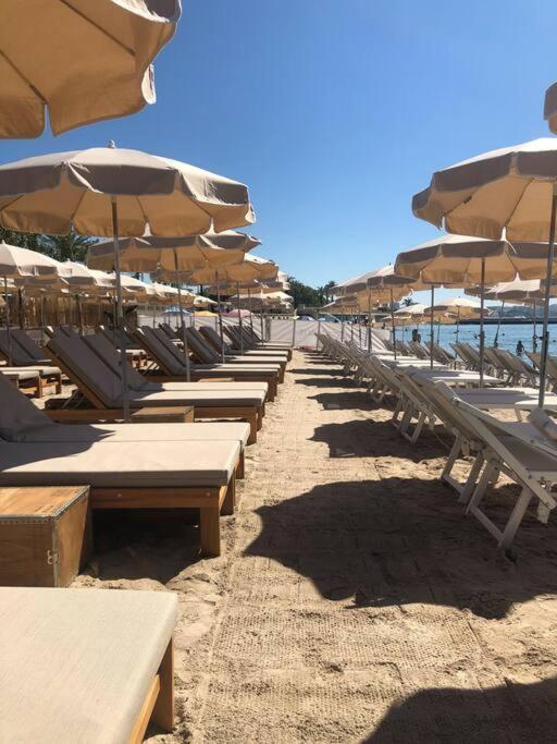 F2 Climatise A Golfe -Juan En Front De Mer Et Piscine Vallauris Zewnętrze zdjęcie